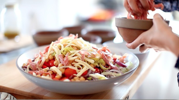 How To Make The Ultimate Italian Chopped Salad