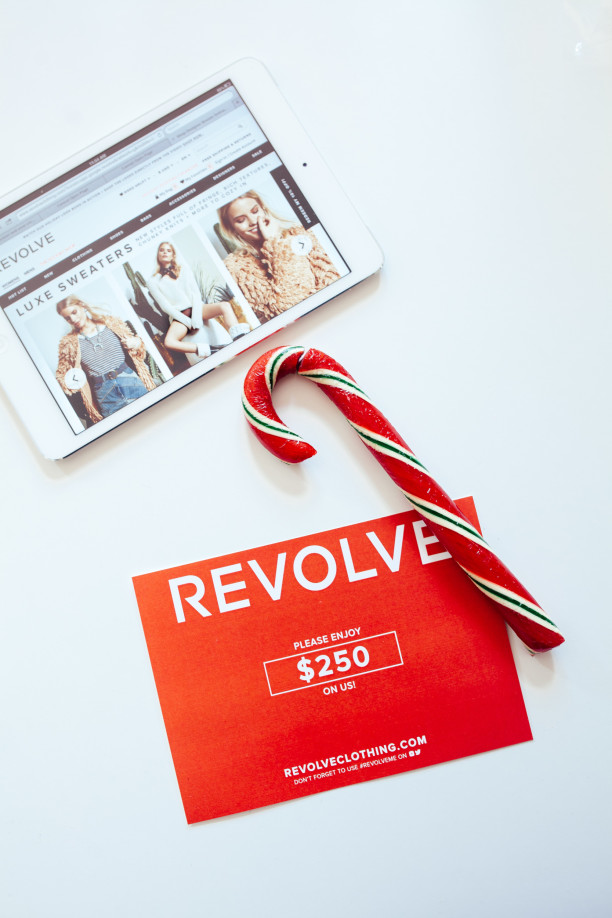 $250 Revolve Gift Card Giveaway